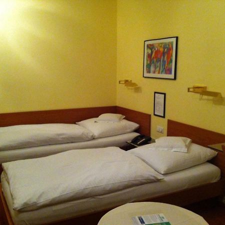Hotel Die Post Offenbach am Main Bagian luar foto