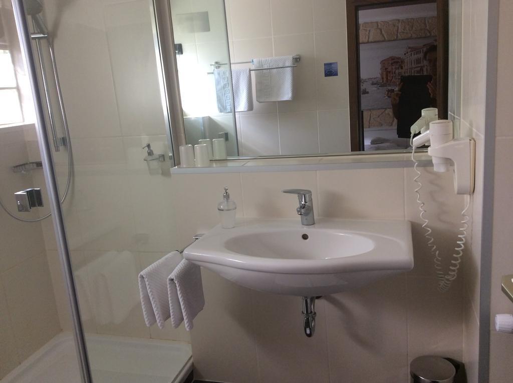 Hotel Die Post Offenbach am Main Bagian luar foto